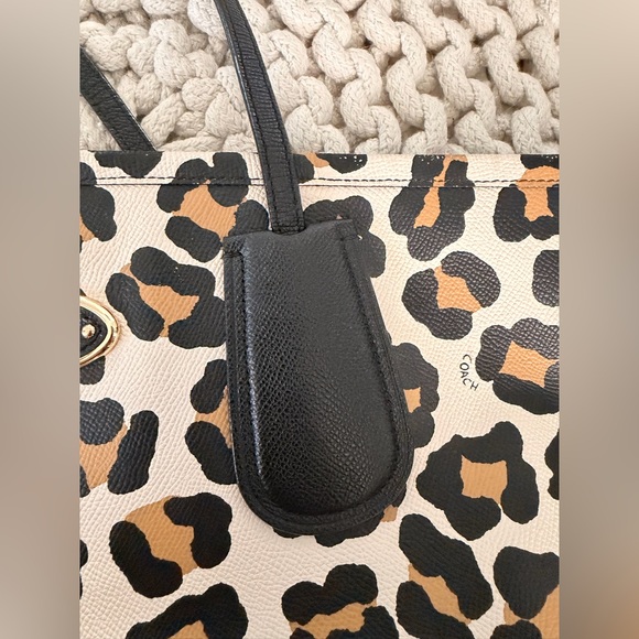 Coach Tote - Picture 7 of 12